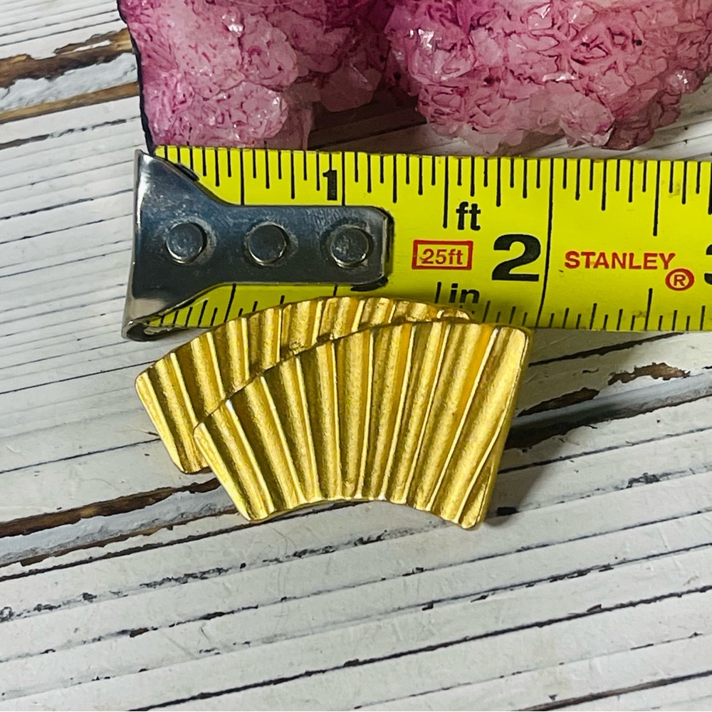 CRAFT Vintage 80’s MCM Art Deco Gold Tone Fan Signed Statement Clip On Earrings - Picture 9 of 10